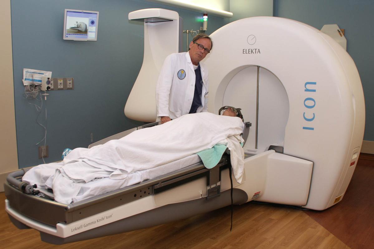 L. Dade Lunsford, MD, treats patient using new Gamma Knife Icon.